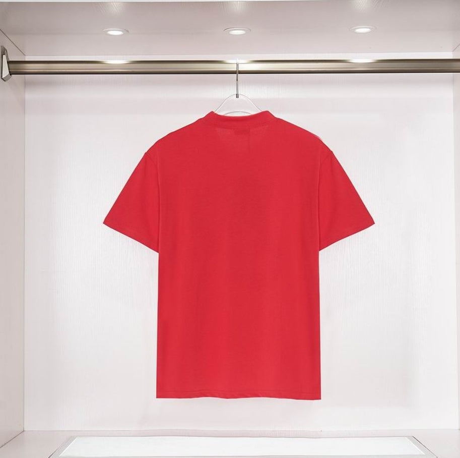 Les polos T-shirt Fendi pour homme incarnent l’élégance italienne avec une touche de modernité , caractéristiques de la maison Fendi. Au meilleur prix
