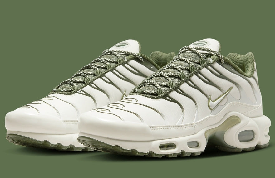 Les Baskets Nike Air Max Tn incarnent un style emblématique et une performance supérieure.
design distinctif et unique, pas cher. Le moins cher.