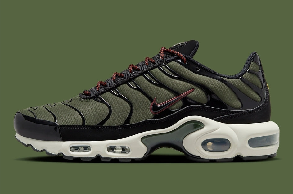 Les  Baskets Nike Air Max Tn incarnent un style emblématique et une performance supérieure.
design distinctif et unique, pas cher. Le moins cher.