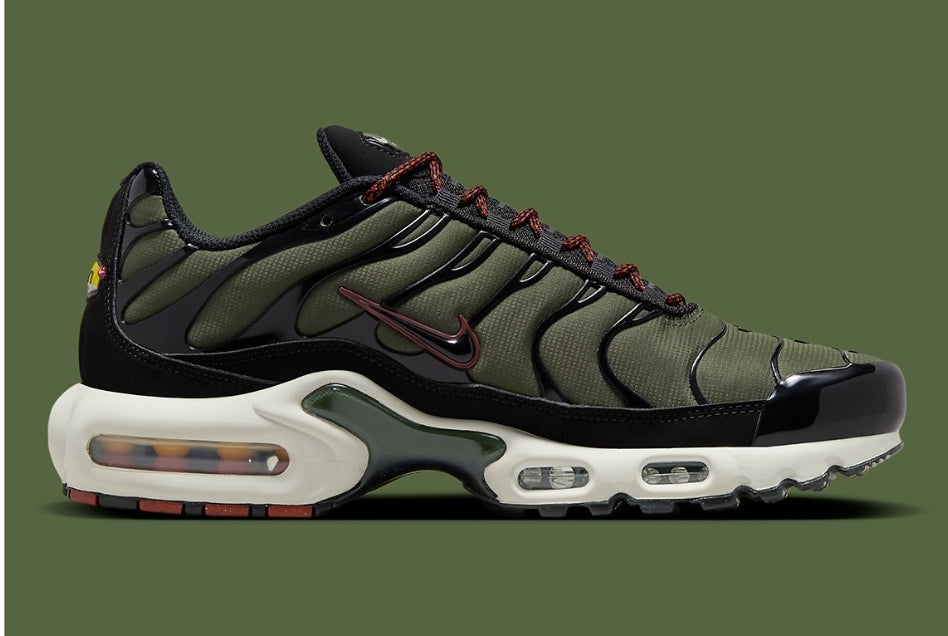Les  Baskets Nike Air Max Tn incarnent un style emblématique et une performance supérieure.
design distinctif et unique, pas cher. Le moins cher.