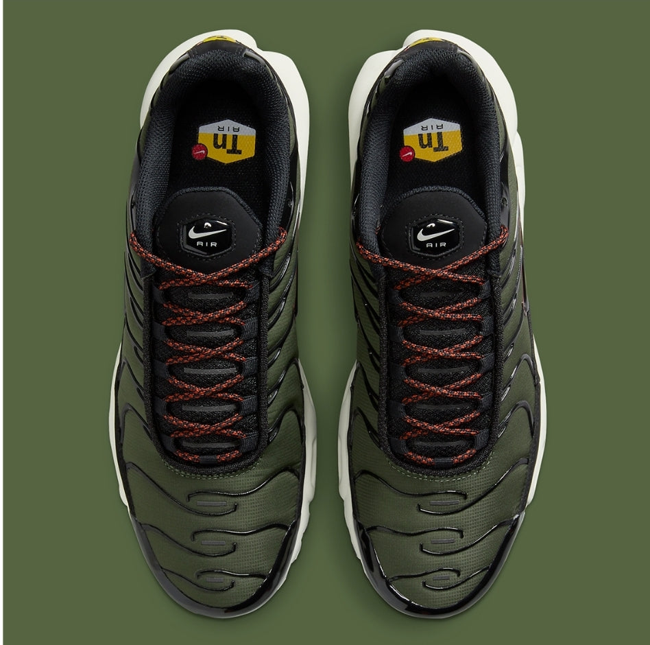 Les  Baskets Nike Air Max Tn incarnent un style emblématique et une performance supérieure.
design distinctif et unique, pas cher. Le moins cher.