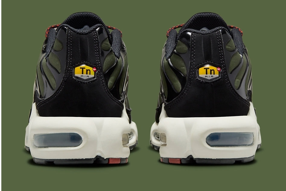 Les  Baskets Nike Air Max Tn incarnent un style emblématique et une performance supérieure.
design distinctif et unique, pas cher. Le moins cher.