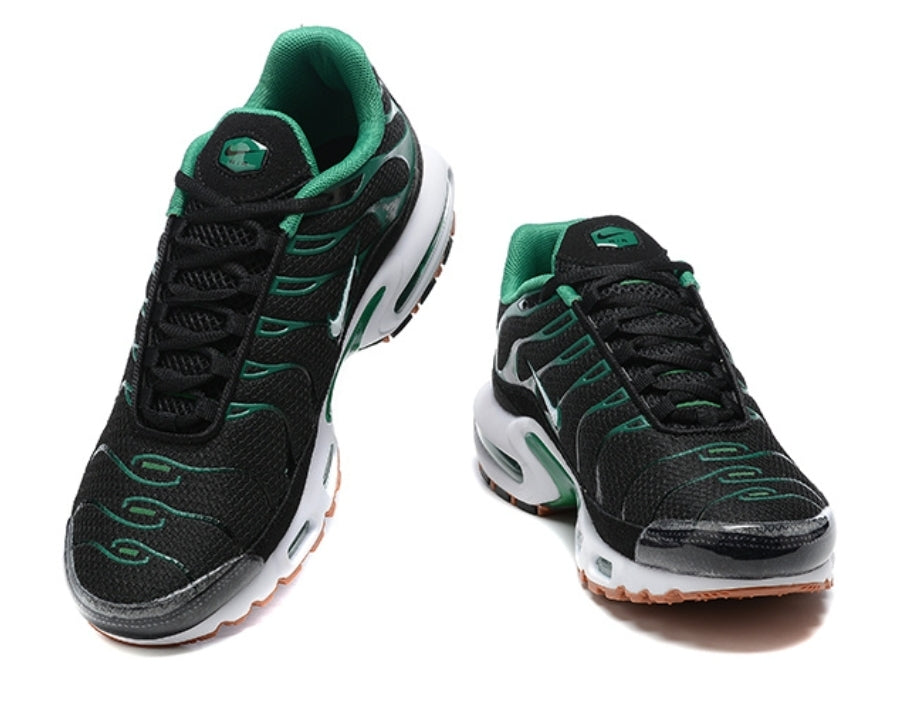Les  Baskets Nike Air Max Tn incarnent un style emblématique et une performance supérieure.
design distinctif et unique, pas cher. Le moins cher.