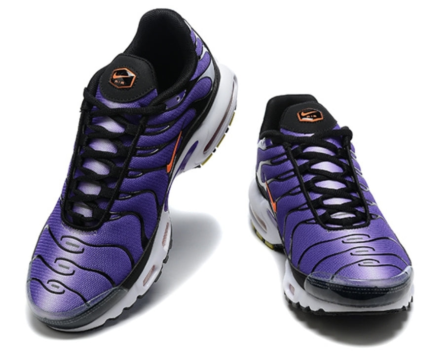 Les  Baskets Nike Air Max Tn incarnent un style emblématique et une performance supérieure.
design distinctif et unique, pas cher. Le moins cher.