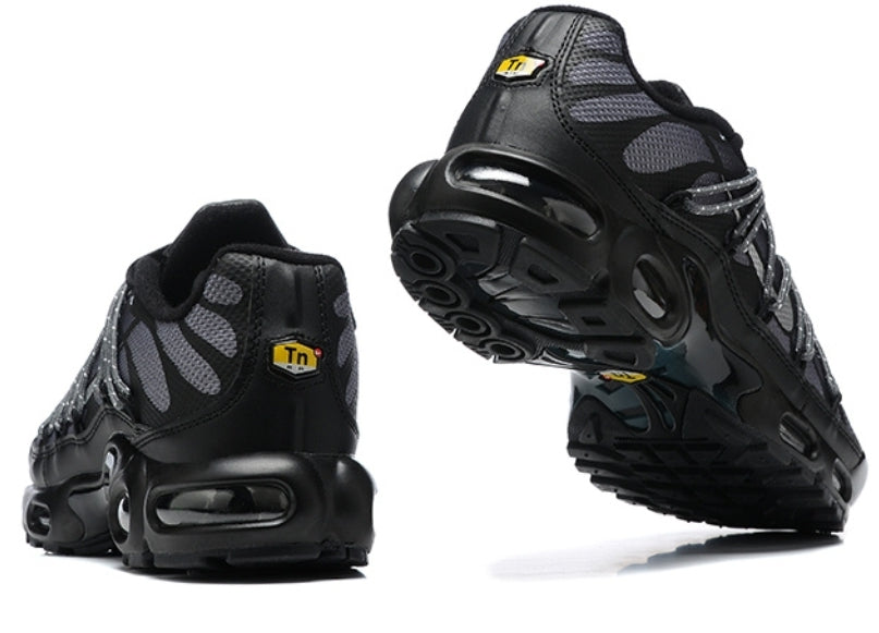 Les  Baskets Nike Air Max Tn incarnent un style emblématique et une performance supérieure.
design distinctif et unique, pas cher. Le moins cher.