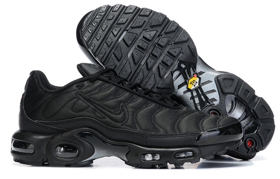 Les  Baskets Nike Air Max Tn incarnent un style emblématique et une performance supérieure.
design distinctif et unique, pas cher. Le moins cher.