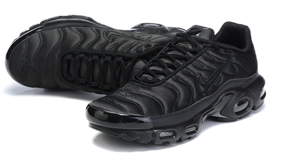 Les  Baskets Nike Air Max Tn incarnent un style emblématique et une performance supérieure.
design distinctif et unique, pas cher. Le moins cher.