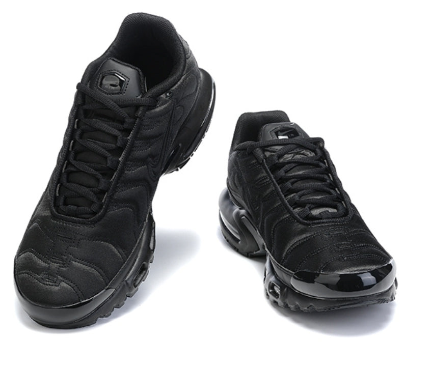 Les  Baskets Nike Air Max Tn incarnent un style emblématique et une performance supérieure.
design distinctif et unique, pas cher. Le moins cher.