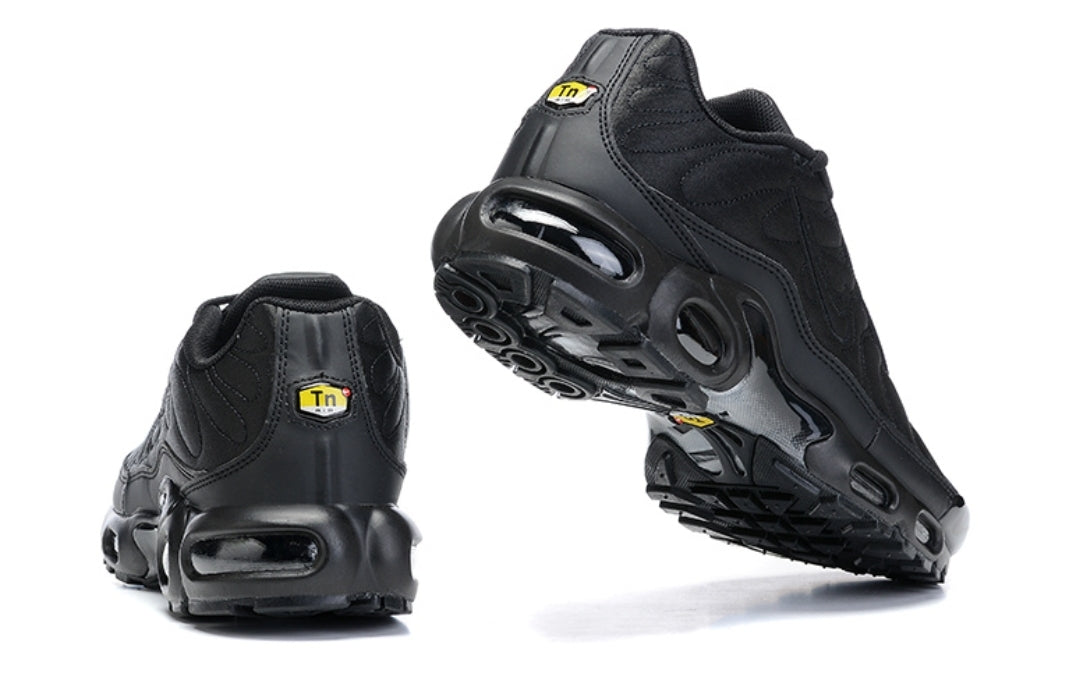 Les  Baskets Nike Air Max Tn incarnent un style emblématique et une performance supérieure.
design distinctif et unique, pas cher. Le moins cher.