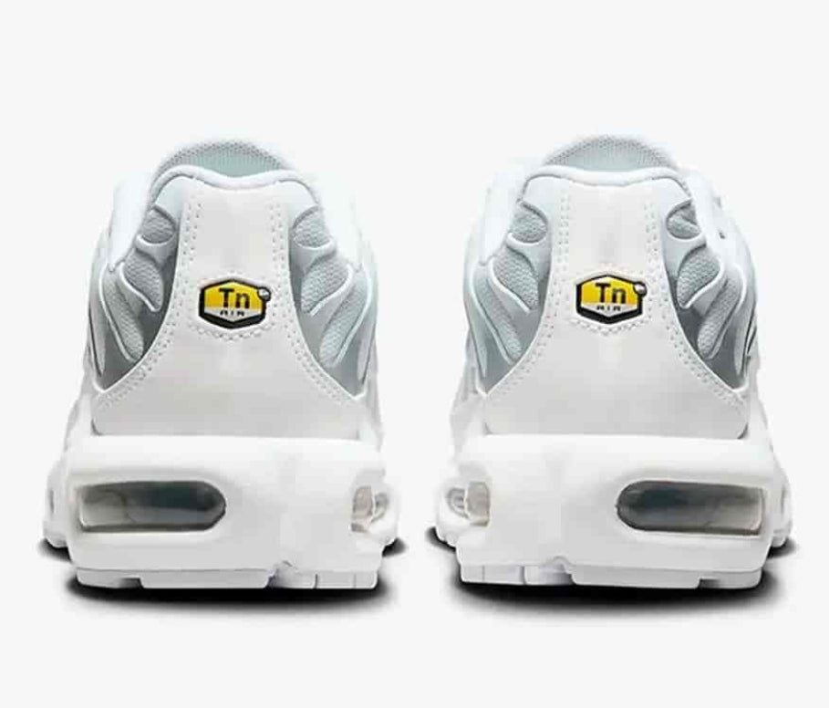 Les  Baskets Nike Air Max Tn incarnent un style emblématique et une performance supérieure.
design distinctif et unique, pas cher. Le moins cher.
