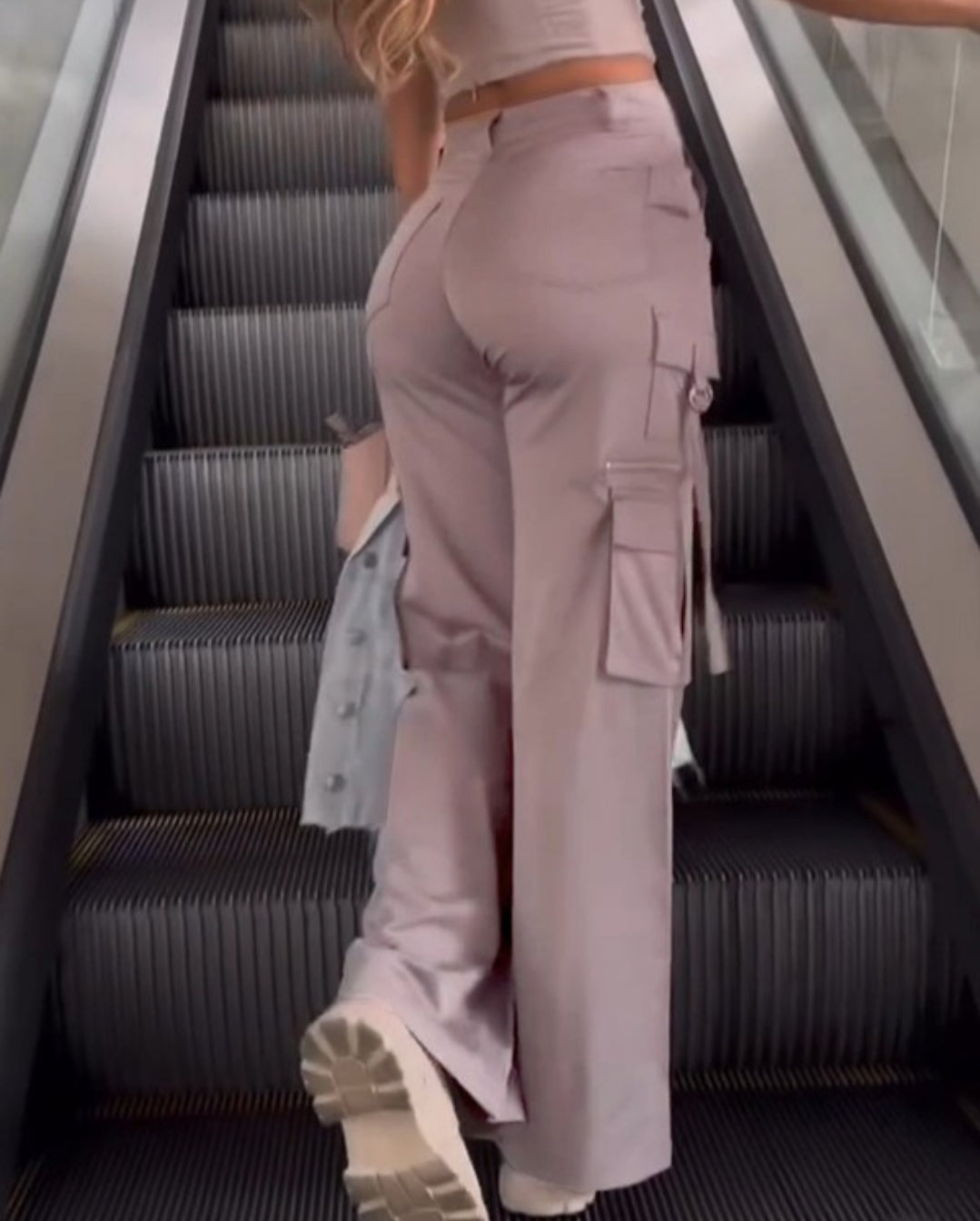 Pantalon skinny boutonné à taille femme