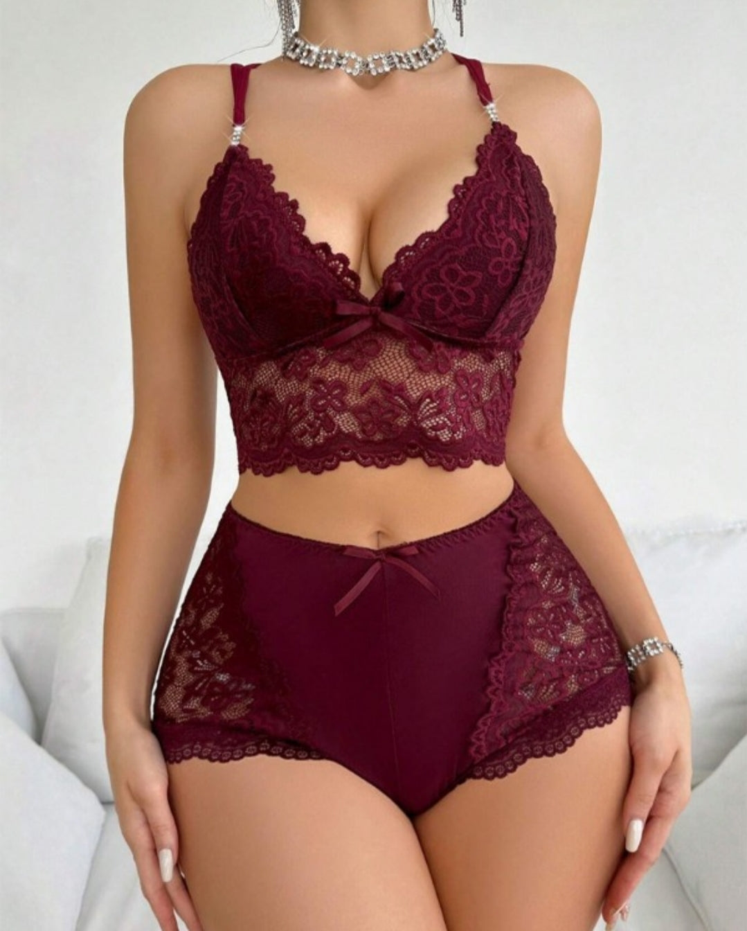 Ensemble de lingerie en dentelle contrastée avec nœud papillon et perles et chaîne