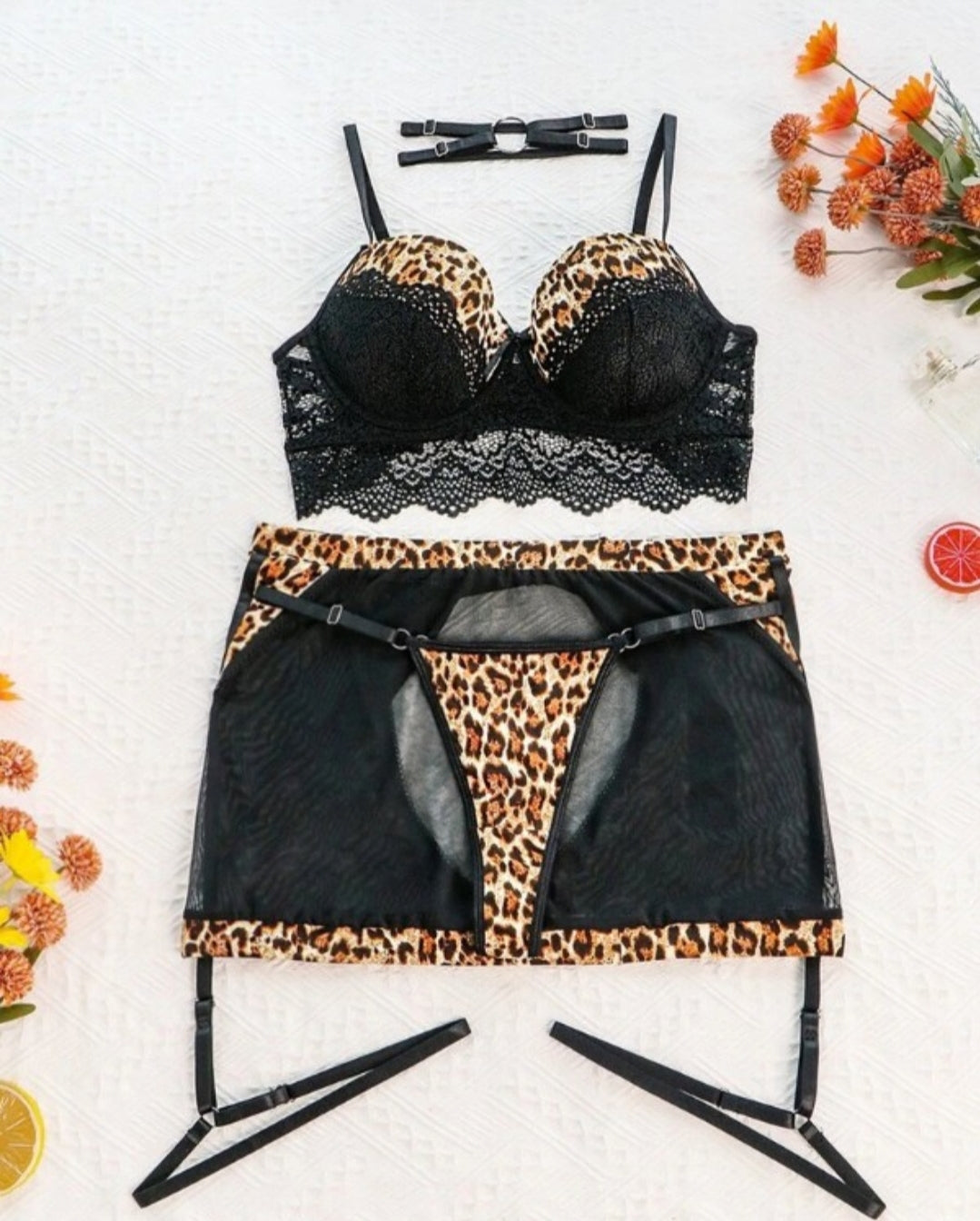 Ensemble de lingerie jarretière en dentelle transparente à motif léopard contrastant