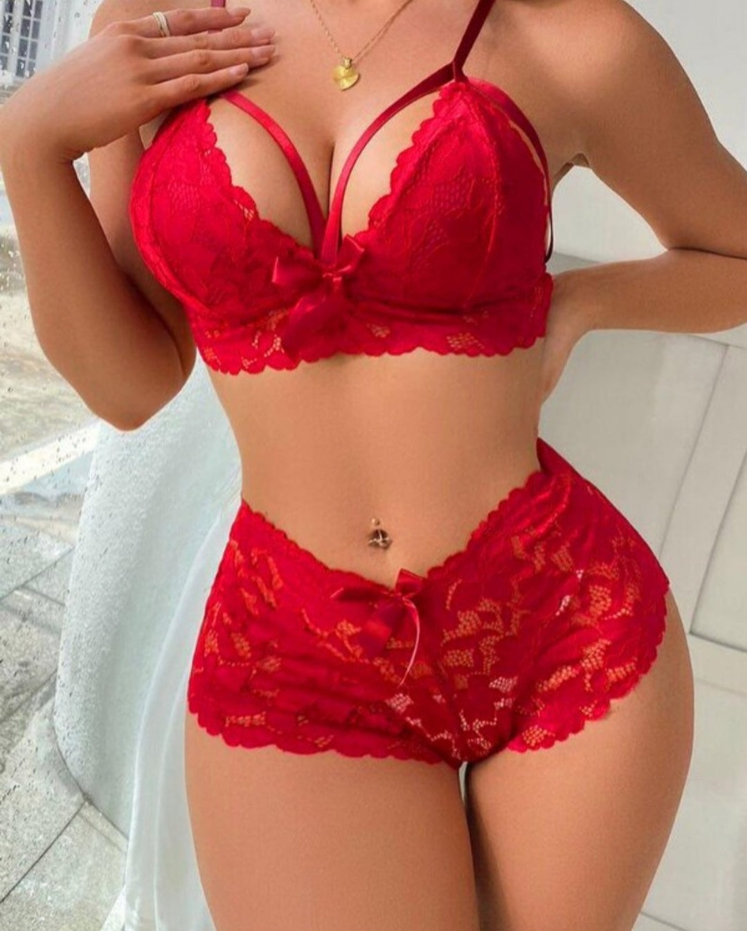 Ensemble de lingerie en dentelle à décor de nœud