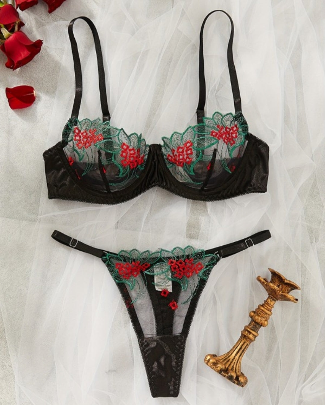 Ensemble de lingerie avec patch en maille brodée florale
