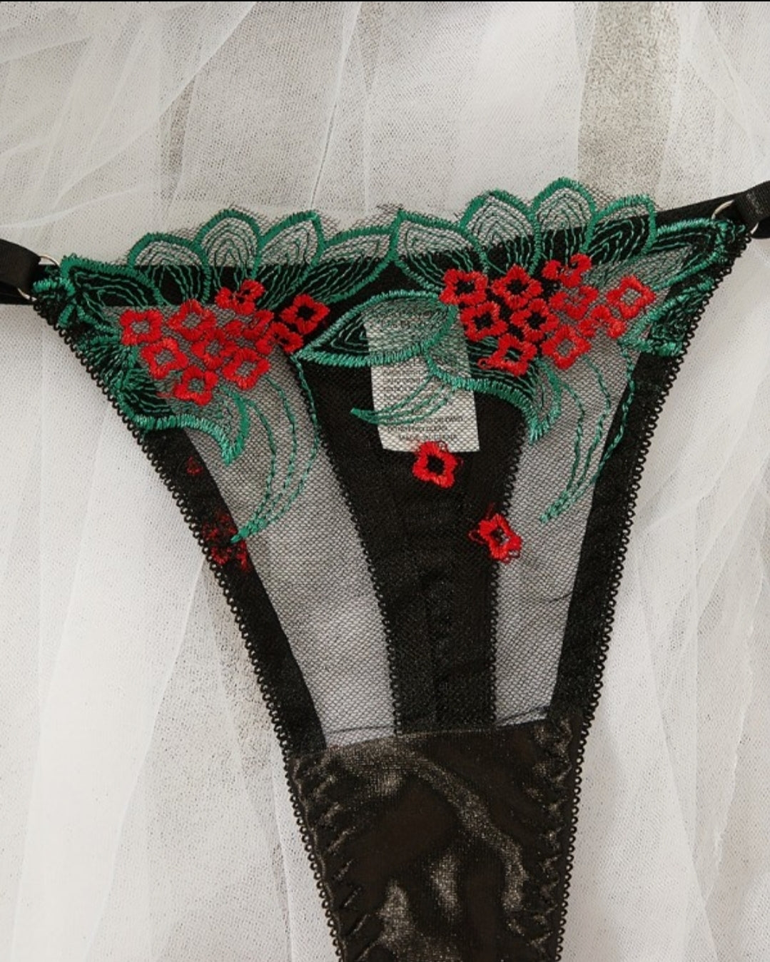 Ensemble de lingerie avec patch en maille brodée florale