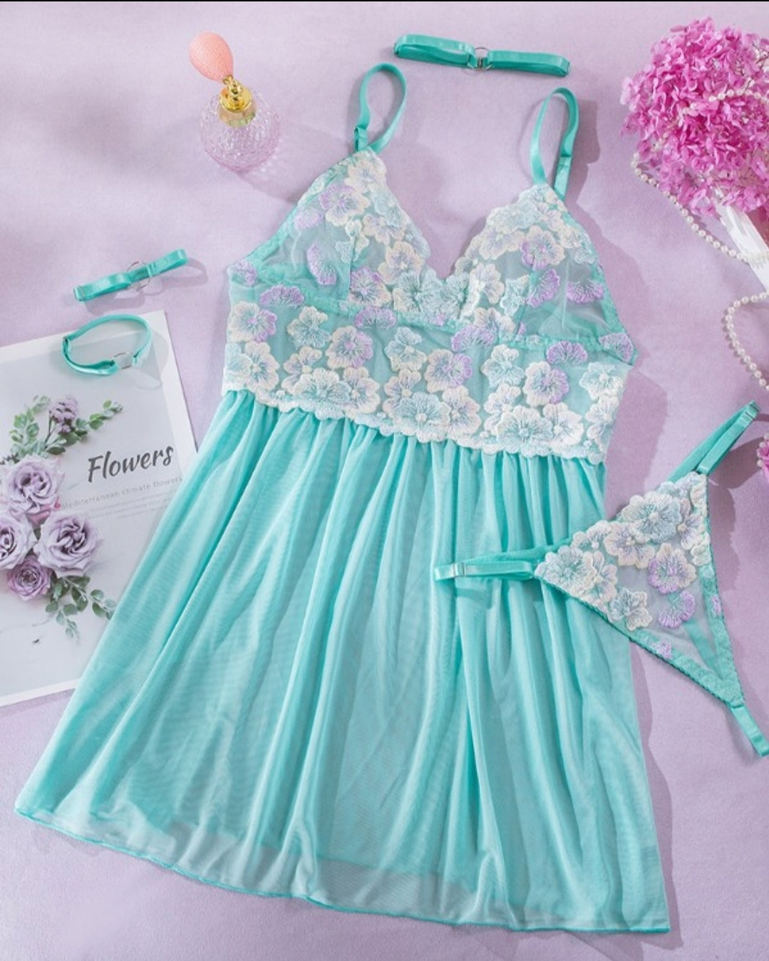 Nuisette à patch en maille transparente à motif florale