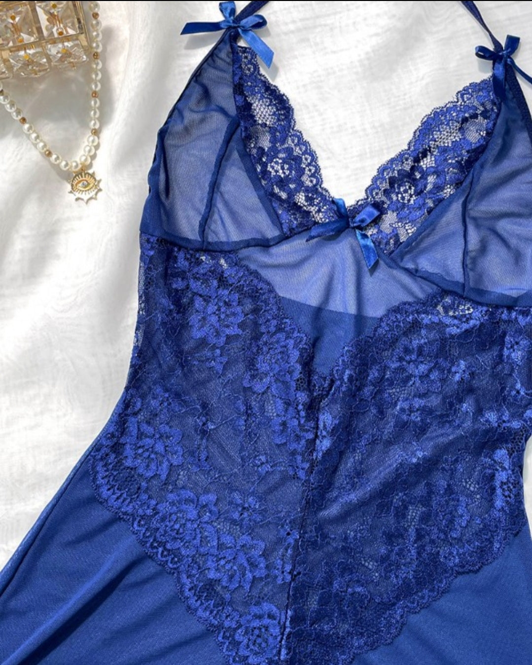 Nuisette en dentelle transparente avec dos nu et string