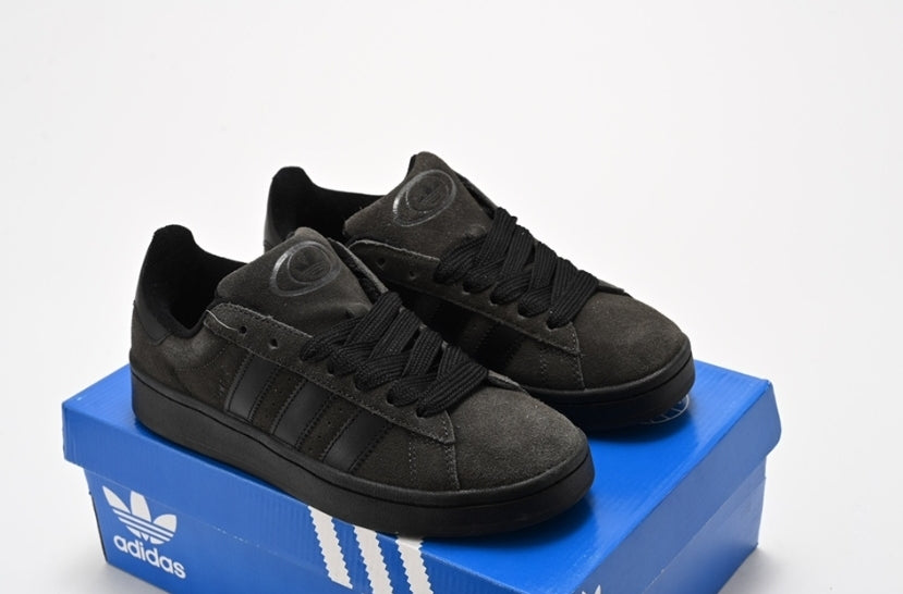 Les baskets Adidas Campus allient un style intemporel à un confort supérieur.
design classique, pas cher. Le moins cher.