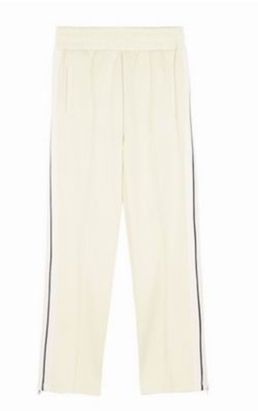 Les ensembles survêtement Palm Angels allient performance et style avec une touche urbaine unique. Pas cher. Le moins cher.