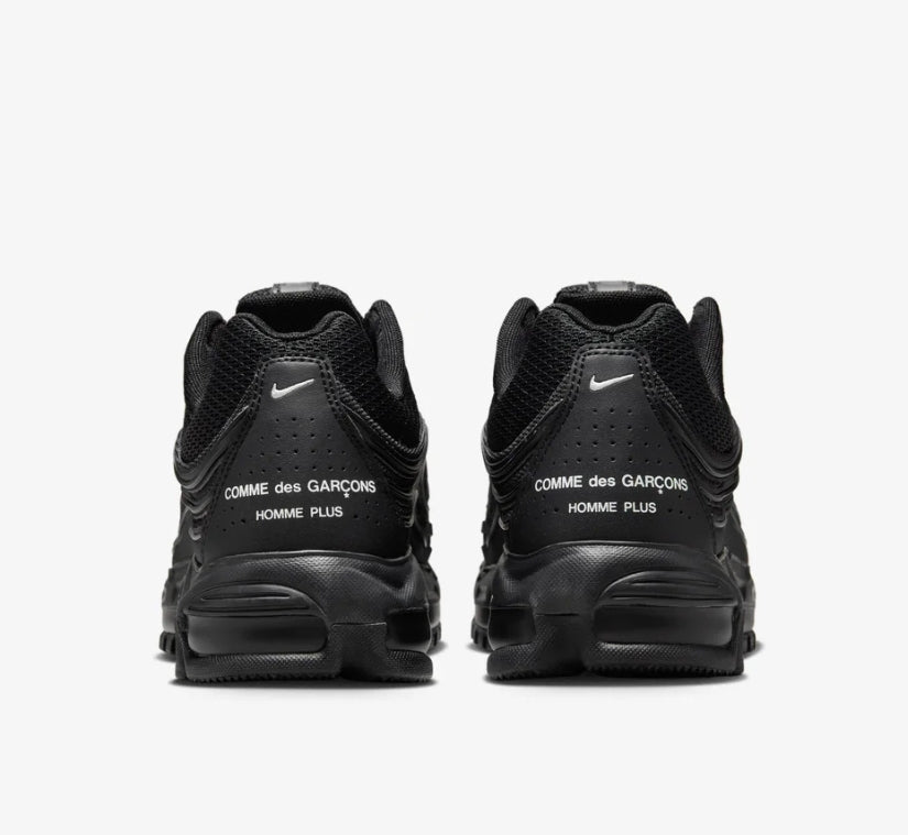 Découvrez les Baskets Nike Air Max TL 2.5 x COMME DES GARÇONS Black, fusion parfaite de style et confort. Procurez-vous cette paire unique !