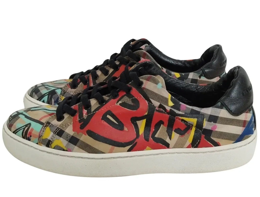 Les baskets Burberry incarnent un style emblématique et une sophistication britannique.
 leur design raffiné. Pas cher. Le moins cher.