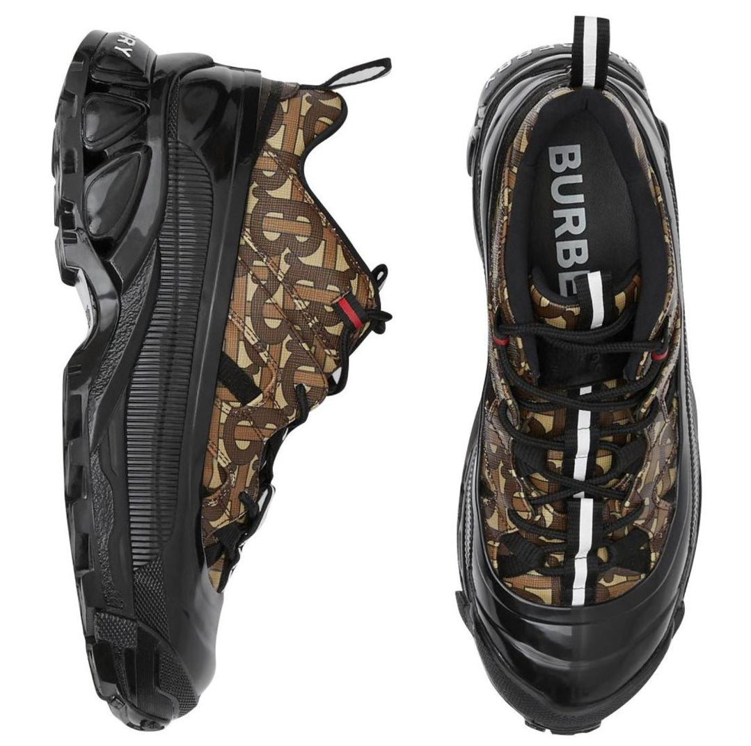 Les baskets Burberry incarnent un style emblématique et une sophistication britannique.
 leur design raffiné. Pas cher. Le moins cher.