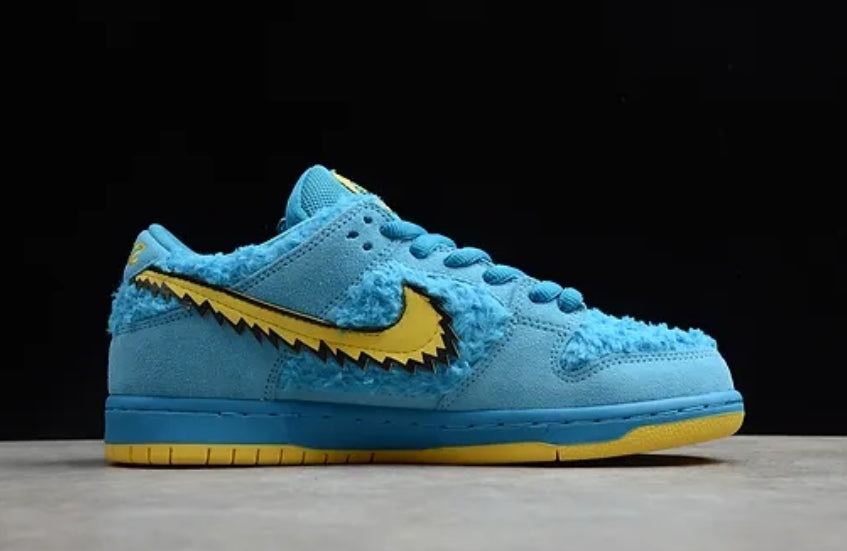 Les baskets Nike SB Dunk allient un style emblématique à un confort supérieur. Leur design légendaire et leurs matériaux de haute qualité. Pas cher.le moins cher .