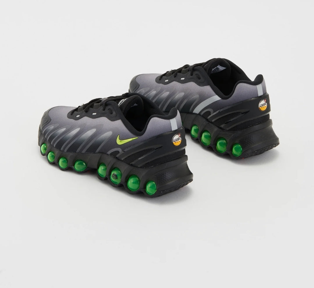 Les baskets Nike Air Max DN8 combinent innovation et design moderne pour offrir un style dynamique et une performance inégalée.pas cher . Le moins cher.