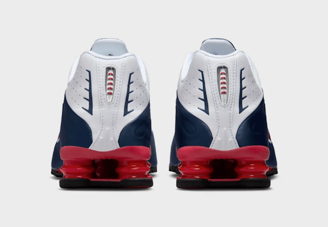 Les baskets Nike Shox R4 combinent style audacieux et innovation technologique exceptionnel et indispensable. Pas Cher. Le moins cher.