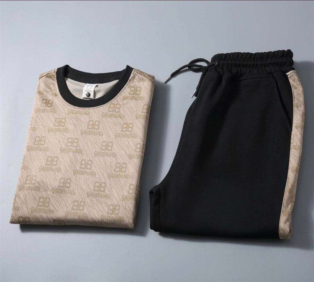 Les ensembles survêtement Balenciaga allient performance et style. Leur design avant-gardiste et leur qualité supérieure. Pas cher. Le moins cher.