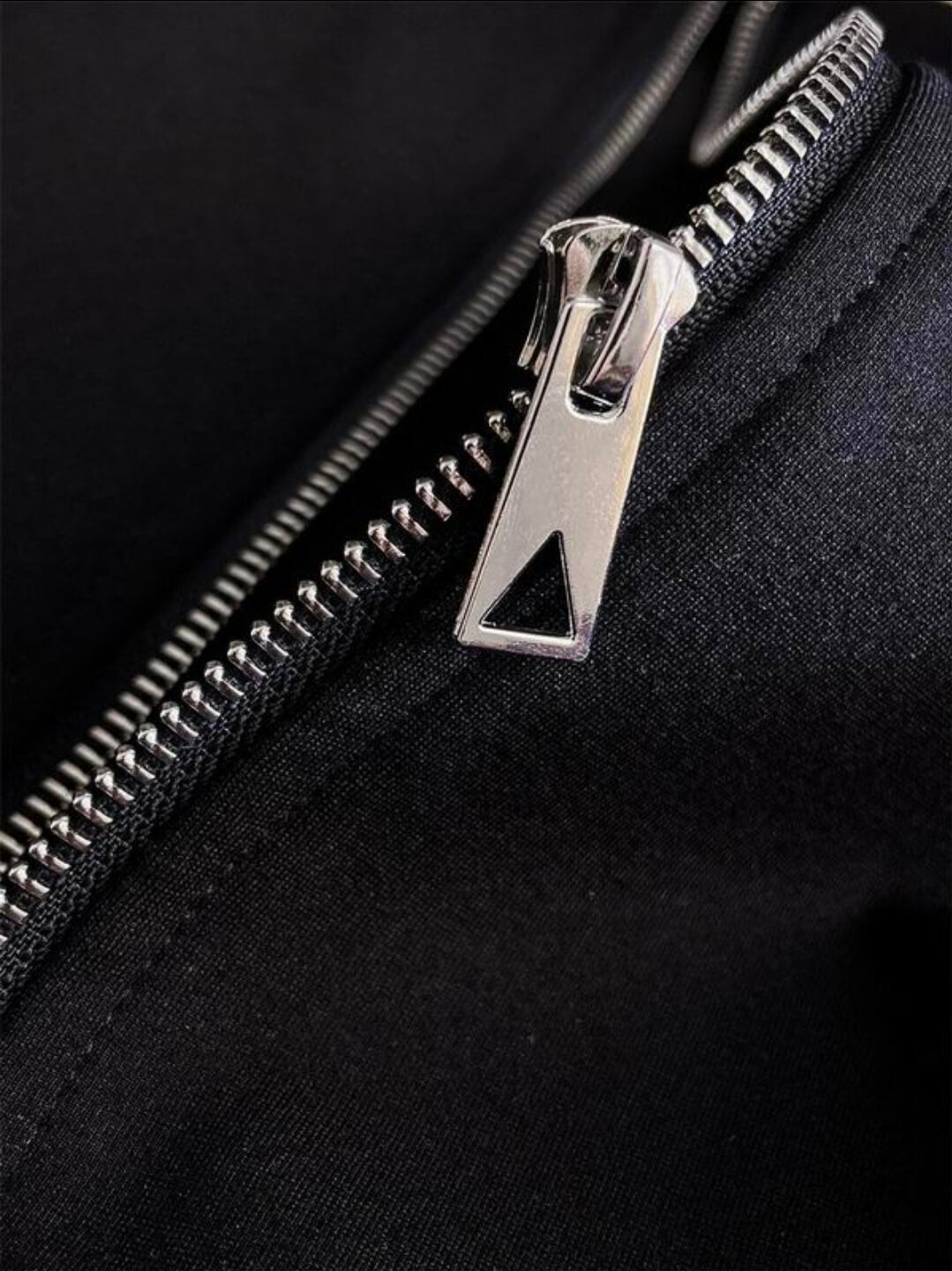 Les ensembles survêtement Balenciaga allient performance et style. Leur design avant-gardiste et leur qualité supérieure. Pas cher. Le moins cher.