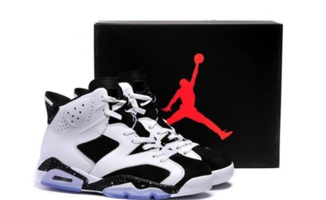 Les baskets Air Jordan 6 Retro "Pantone" Femme permettent de personnaliser votre style tout en bénéficiant d’un confort supérieur.