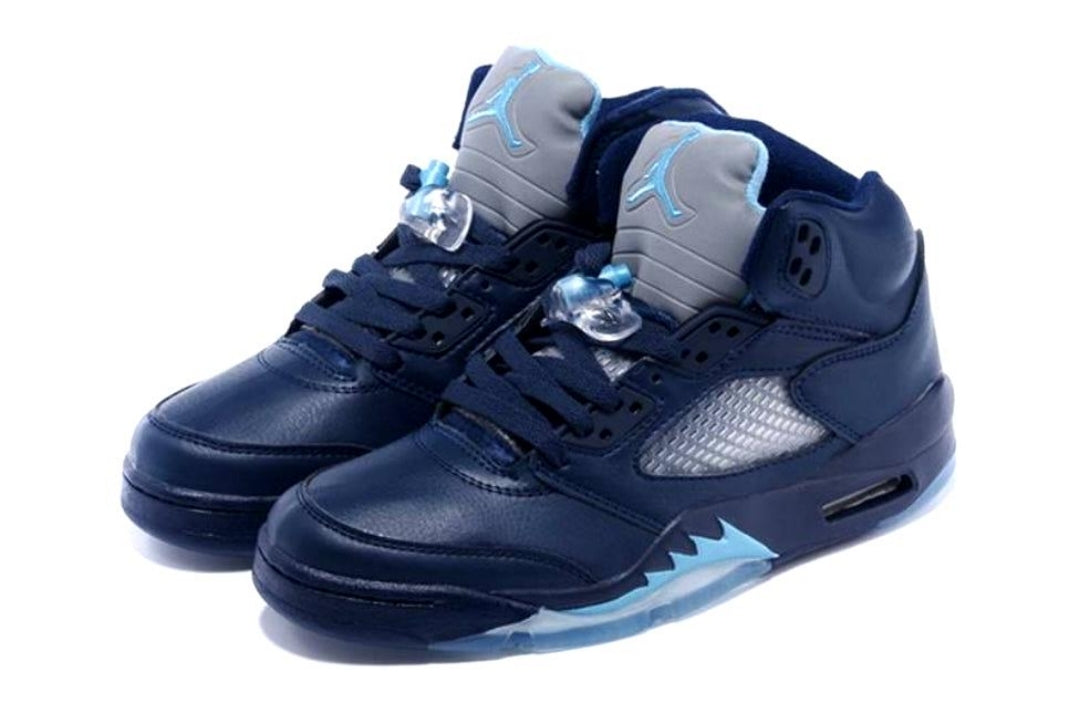 Air Jordan 5 Midnight Navy “Pre-Grape” sneakers