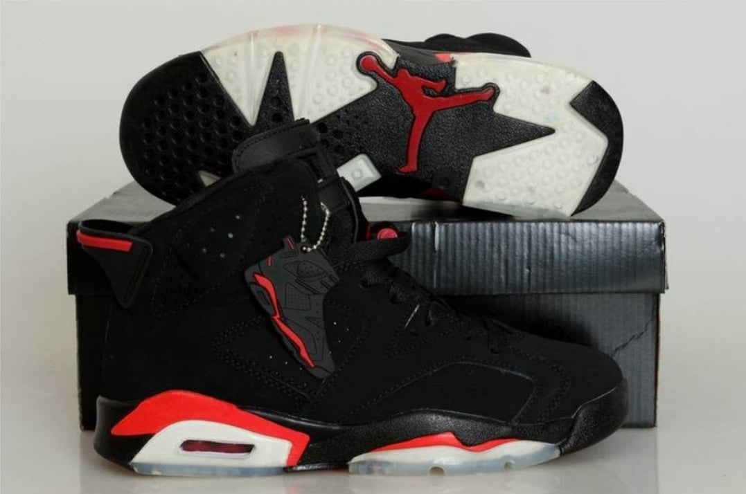 Les baskets Air Jordan 6 offrent un style emblématique  performance remarquable.
design distinctif matériaux. Baskets pas Cher. Le moins cher.