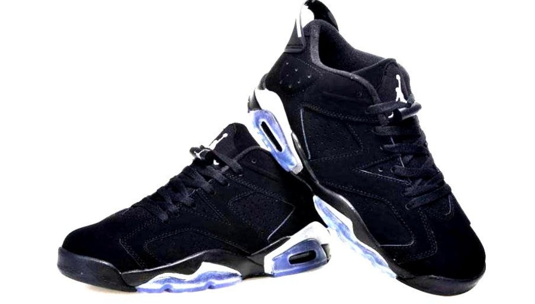 Les baskets Air Jordan 6 offrent un style emblématique  performance remarquable.
design distinctif matériaux. Baskets pas Cher. Le moins cher.