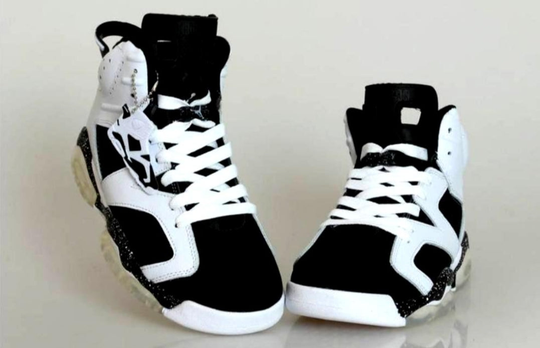 Les baskets Air Jordan 6 offrent un style emblématique performance remarquable.
design distinctif matériaux. Baskets pas Cher. Le moins cher.
