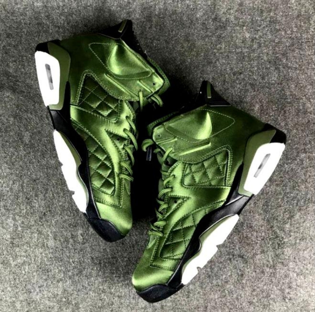 Les baskets Air Jordan 6 offrent un style emblématique  performance remarquable.
design distinctif matériaux. Baskets pas Cher. Le moins cher.