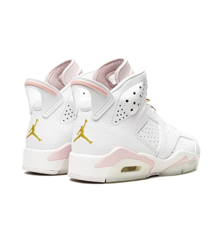 Les baskets Air Jordan 6 Retro "Pantone" Femme permettent de personnaliser votre style tout en bénéficiant d’un confort supérieur.