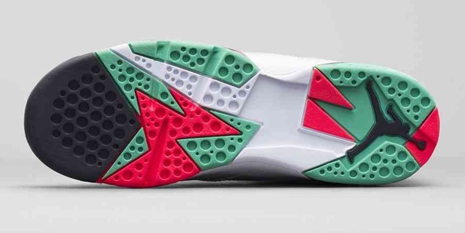 Les baskets Air Jordan 7 offrent un style iconique et une performance exceptionnelle.
design emblématique haute qualité. Au meilleur prix. Pas cher