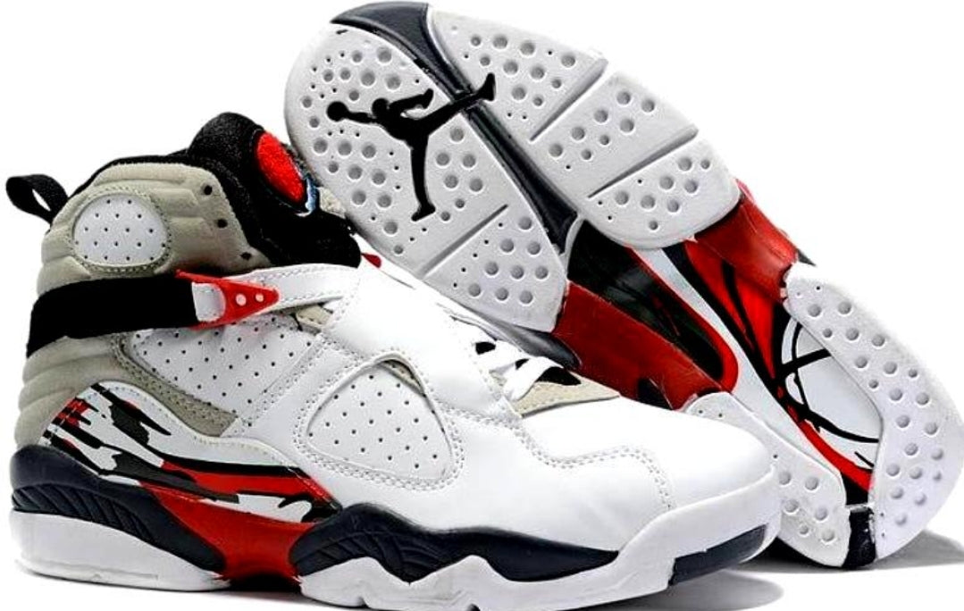 Les baskets Air Jordan 8 offrent un style audacieux et une performance exceptionnelle.
De plus, leur design distinctif et l'utilisation.