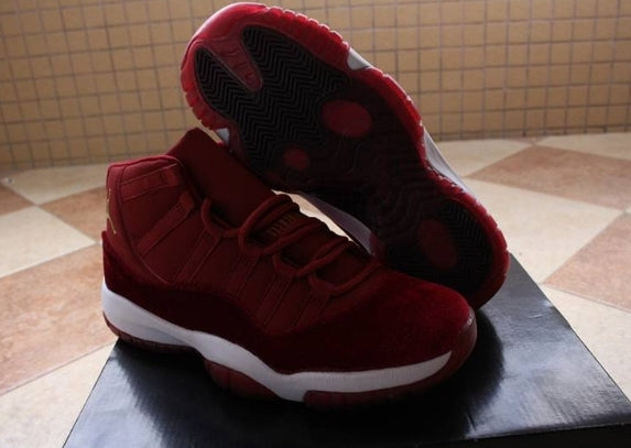 Les Air Jordan 11 Femme permettent de personnaliser votre style tout en bénéficiant d’un confort supérieur.Idéale pour un usage quotidien.