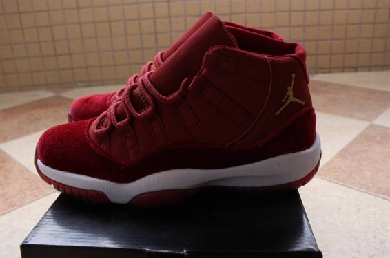 Les Air Jordan 11 Femme permettent de personnaliser votre style tout en bénéficiant d’un confort supérieur.Idéale pour un usage quotidien.