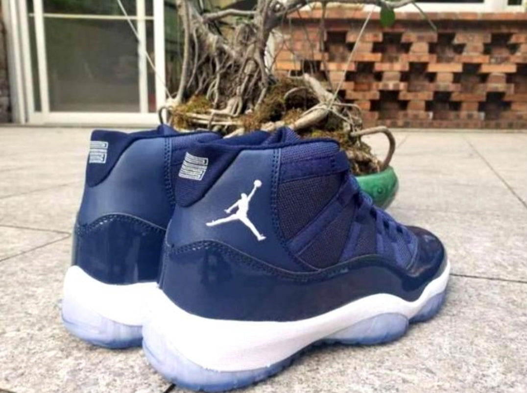 Les baskets Air Jordan 11 offrent un style légendaire et une performance exceptionnelle.design unique 
Pas Cher. moin cher.