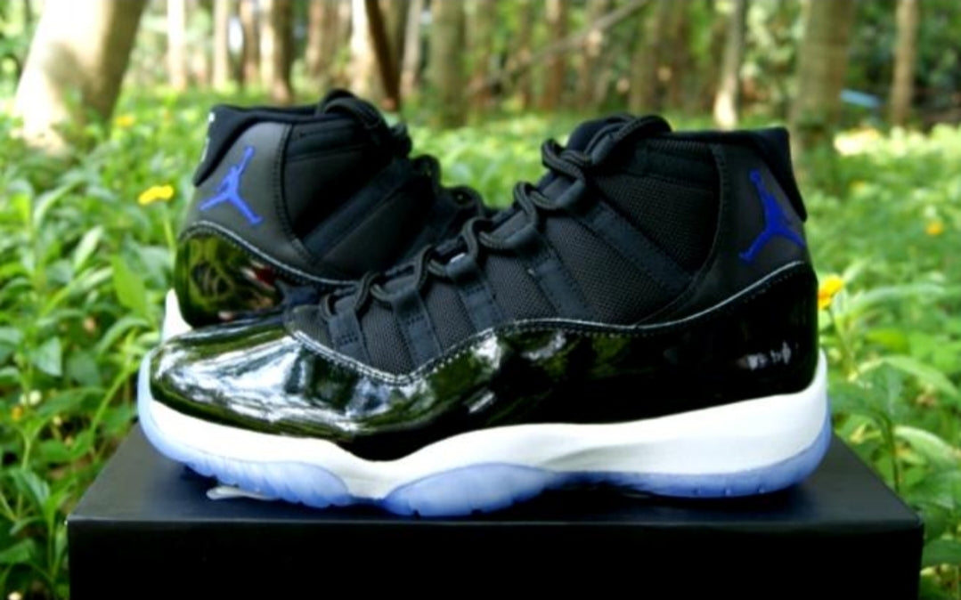 Les baskets Air Jordan 11 offrent un style légendaire et une performance exceptionnelle.design unique
Pas Cher. moin cher.