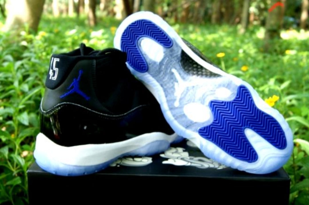 Les baskets Air Jordan 11 offrent un style légendaire et une performance exceptionnelle.design unique
Pas Cher. moin cher.