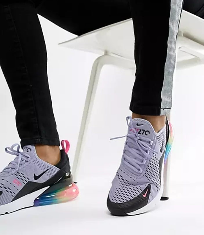 Les baskets Nike Air Max 270 Plus Femme combinent deux des modèles les plus emblématiques de la marque : les Air Max 270 et les Air Max Plus.