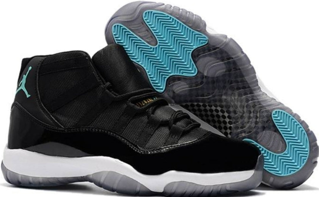 Air Jordan 11 Retro Sneakers
Gamma Blue
