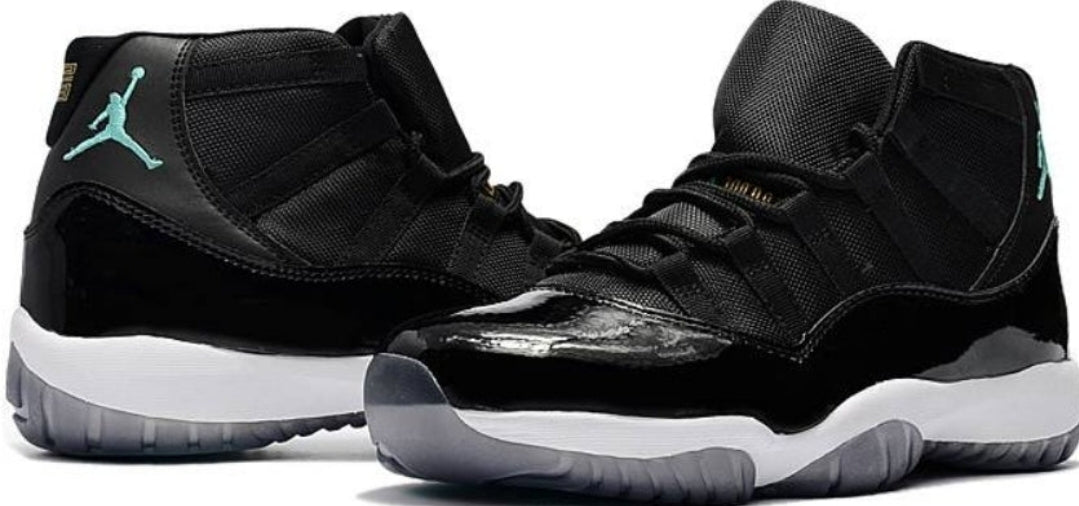 Air Jordan 11 Retro Sneakers
Gamma Blue