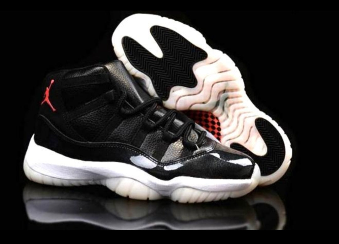 Les baskets Air Jordan 11 offrent un style légendaire et une performance exceptionnelle.design unique
Pas Cher. moin cher.